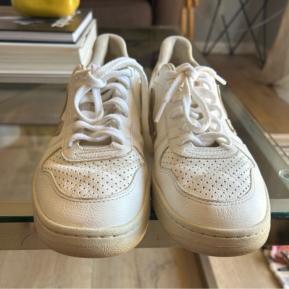 Women’s Veja V-10 Bicolor Leather Low-Top Sneakers - Picture 2 of 7